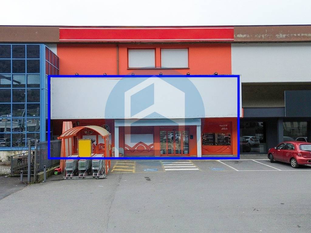 negozio in affitto a Rogno