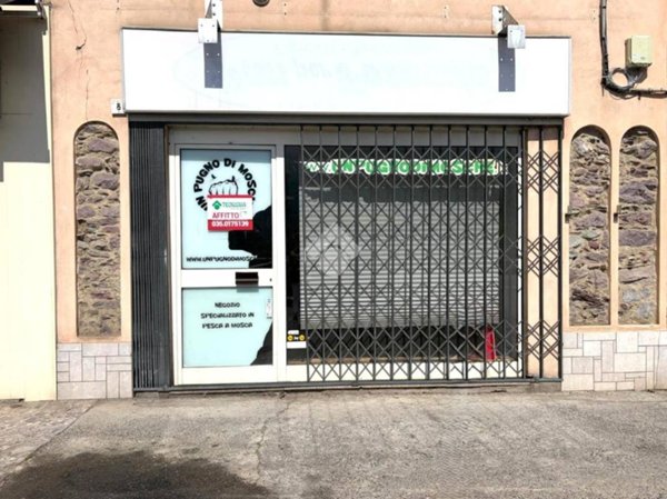 negozio in affitto a Rogno in zona San Vigilio e RONDINERA