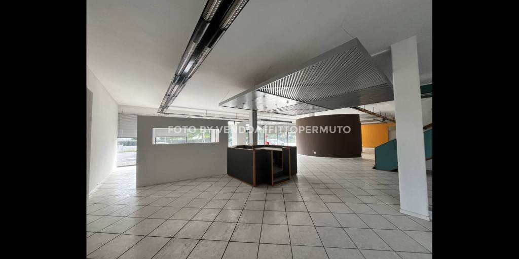 negozio in affitto a Romano di Lombardia