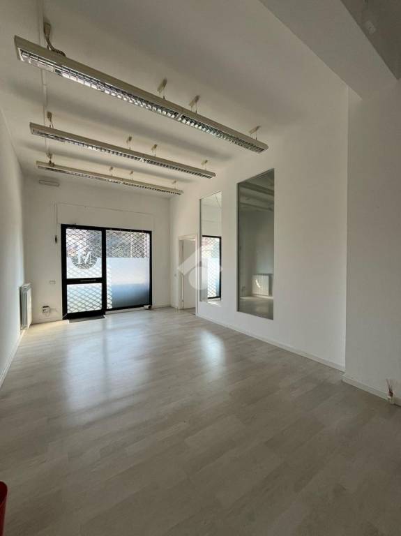 negozio in affitto a Romano di Lombardia