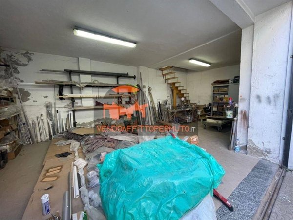 locale commerciale in affitto a Romano di Lombardia