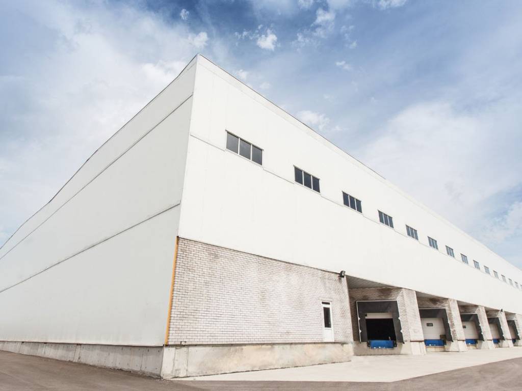 locale commerciale in affitto a Romano di Lombardia