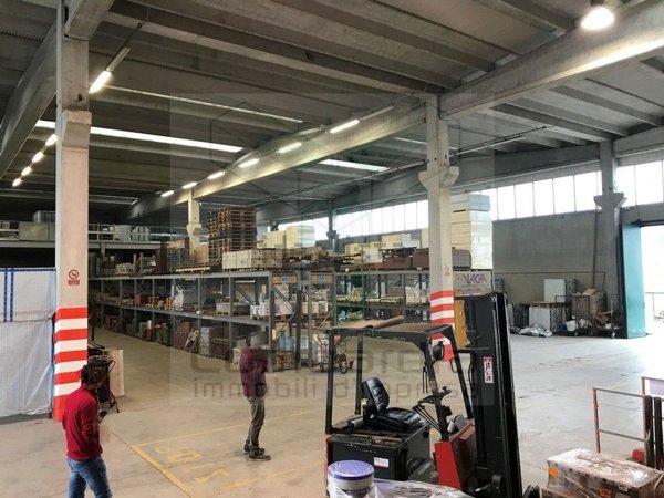 locale di sgombero in affitto a Romano di Lombardia