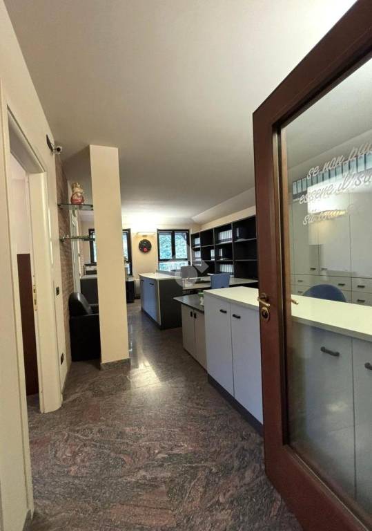 ufficio in affitto a Romano di Lombardia in zona Piscine