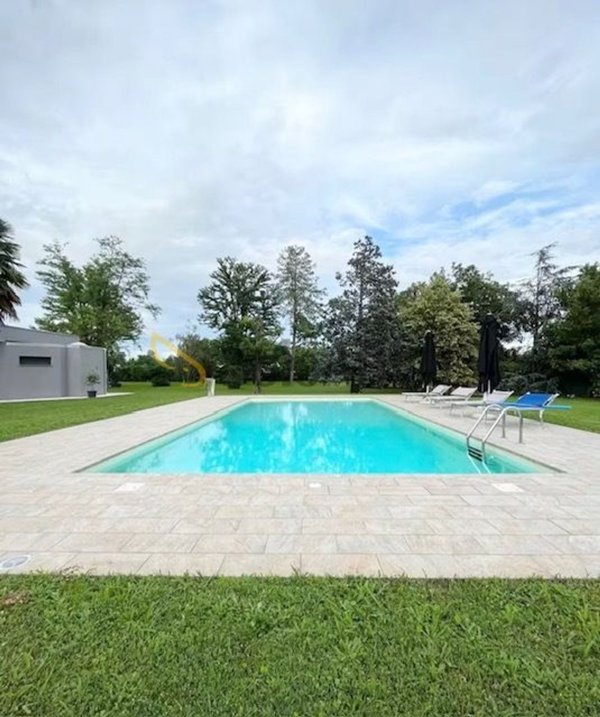 casa indipendente in affitto a Romano di Lombardia