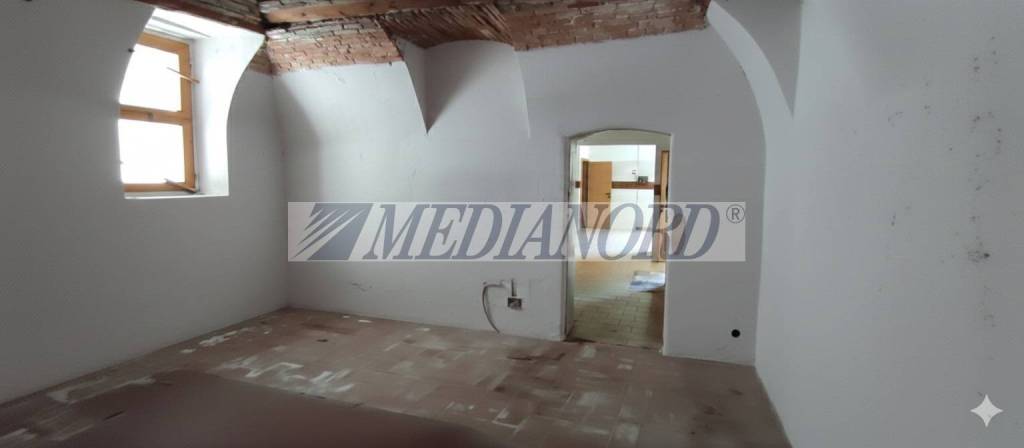 negozio in affitto a Romano di Lombardia