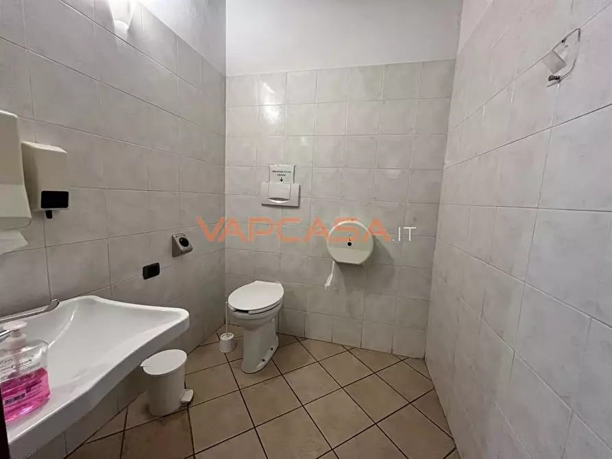 negozio in affitto a Romano di Lombardia