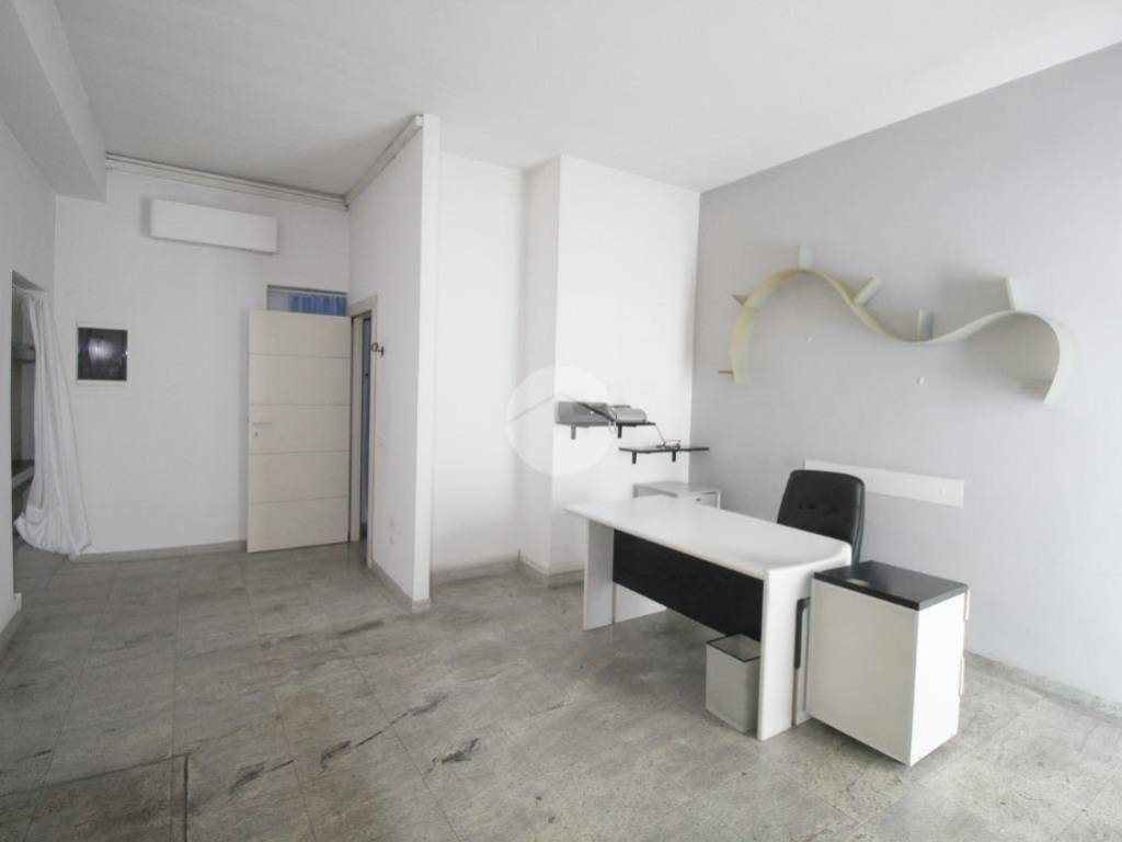 ufficio in affitto a Romano di Lombardia in zona Piscine