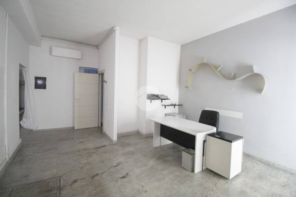 ufficio in affitto a Romano di Lombardia in zona Piscine