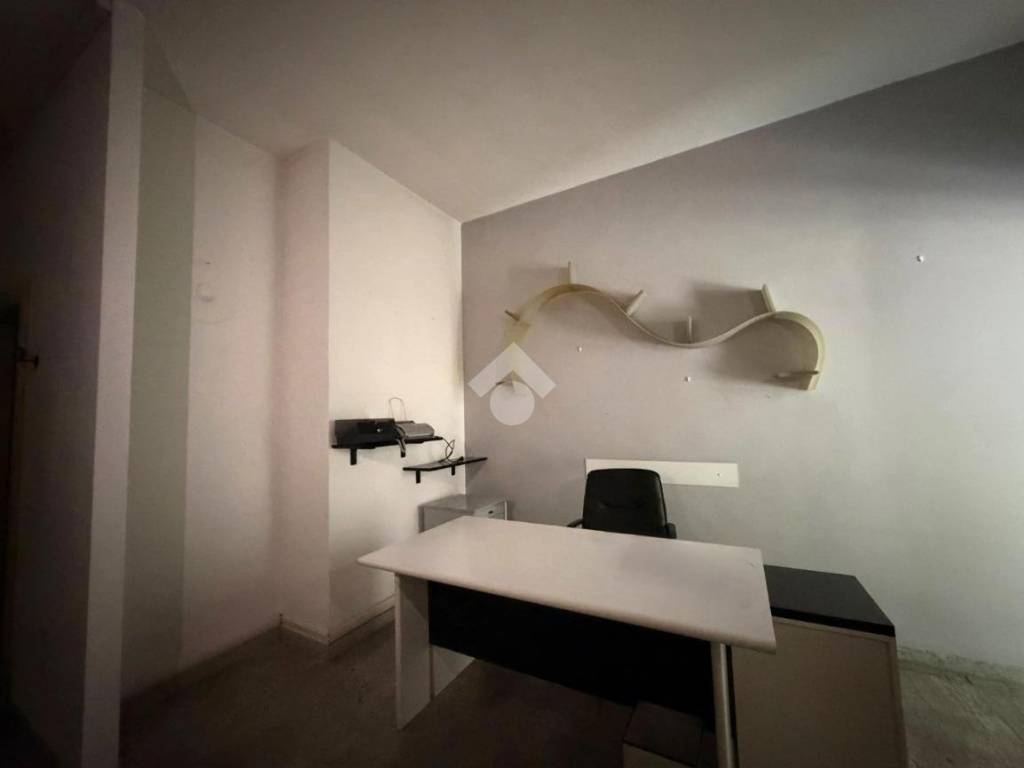 ufficio in affitto a Romano di Lombardia in zona Piscine