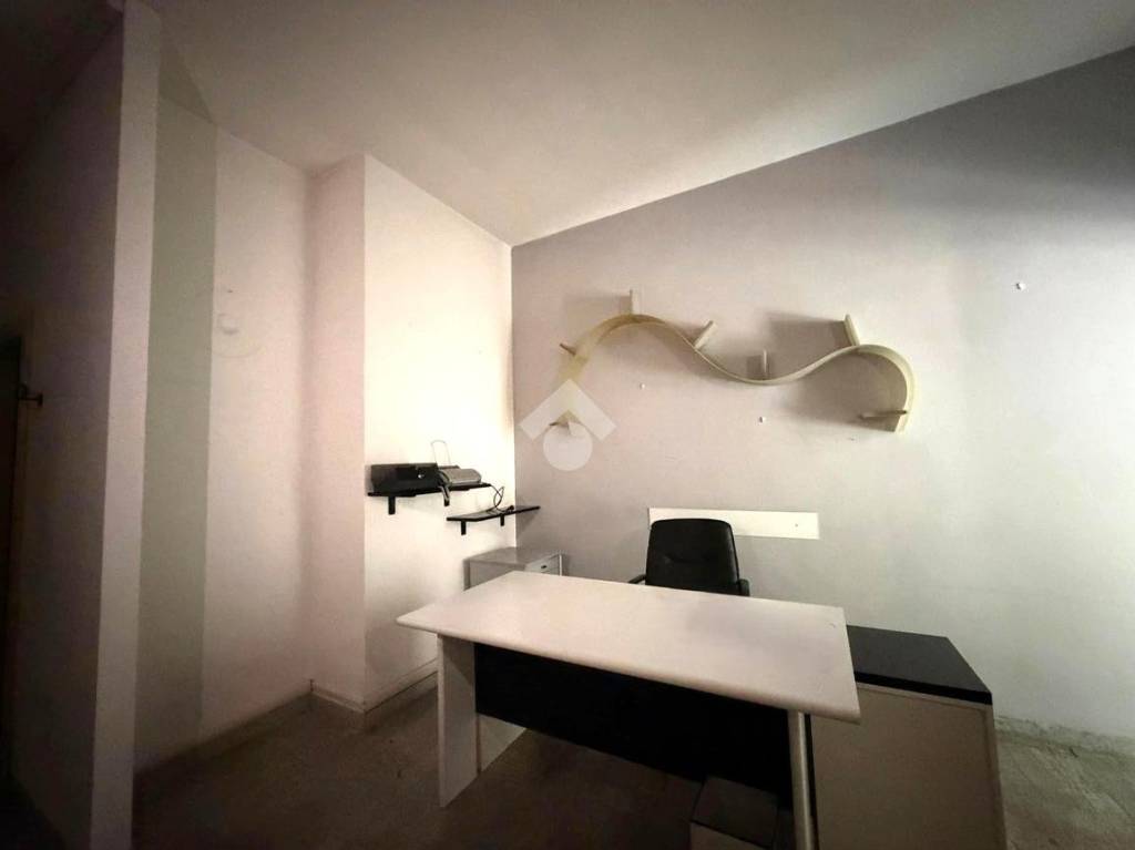 ufficio in affitto a Romano di Lombardia in zona Piscine