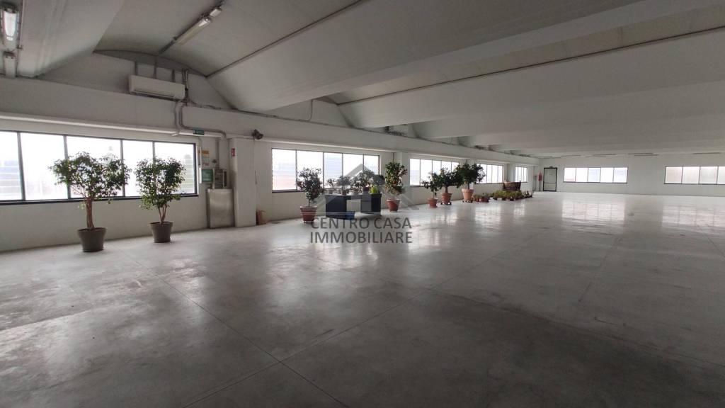 locale commerciale in affitto a San Paolo d'Argon