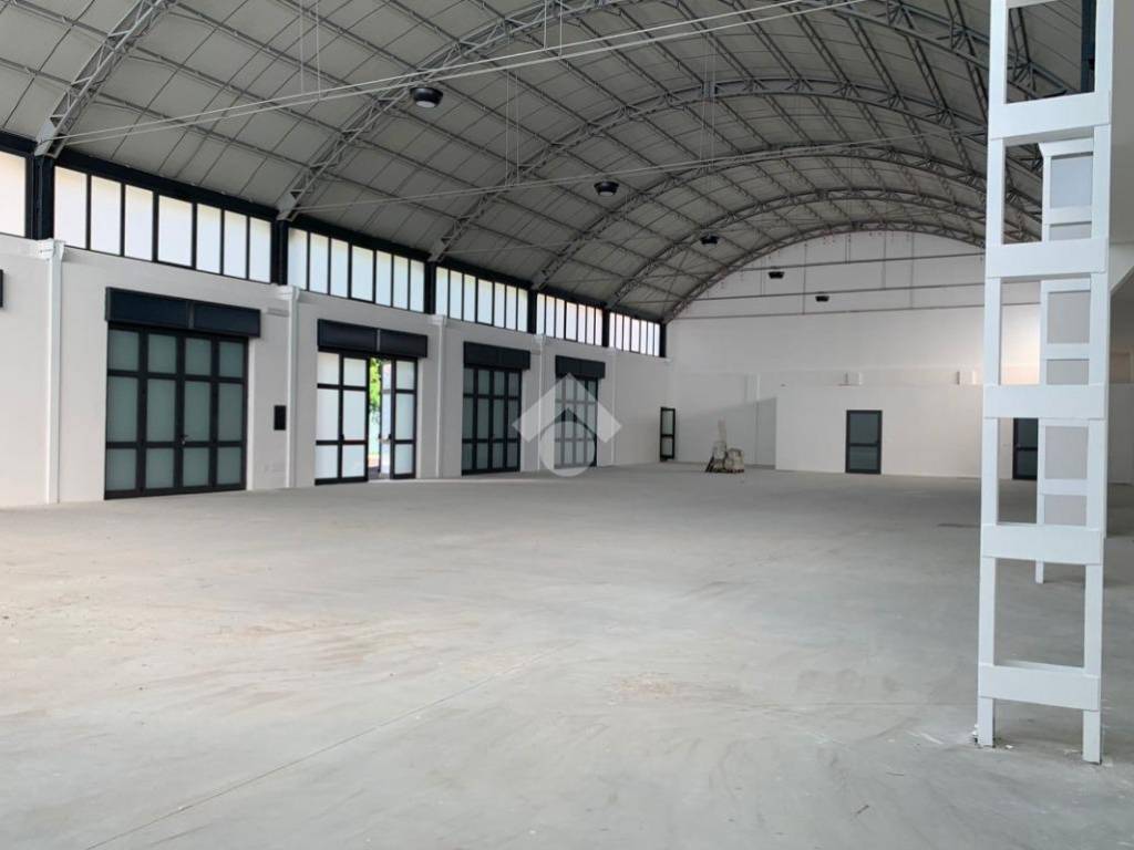 locale commerciale in affitto a San Paolo d'Argon
