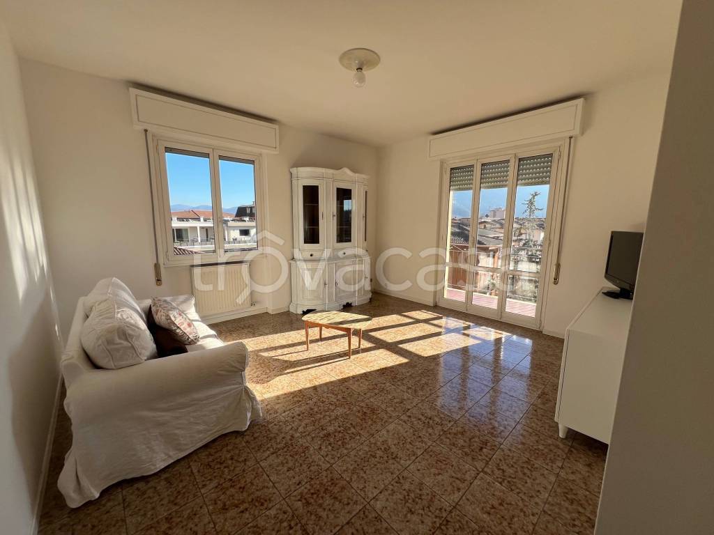 appartamento in affitto a Sarnico