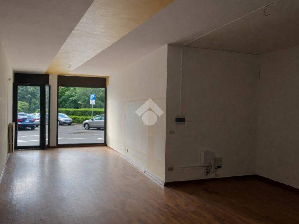 negozio in affitto a Sarnico