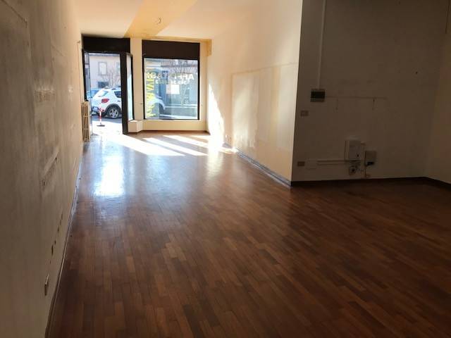 negozio in affitto a Sarnico