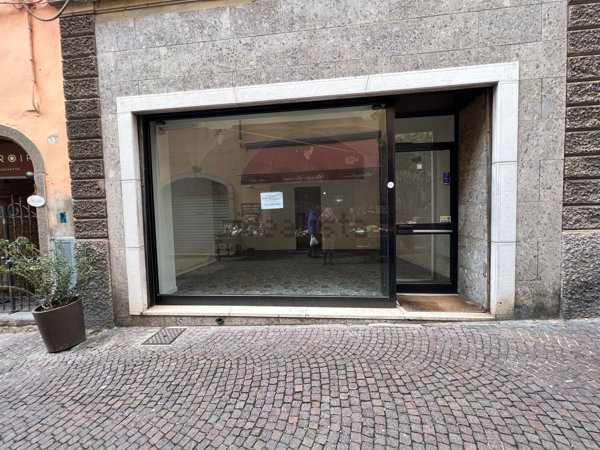 negozio in affitto a Sarnico