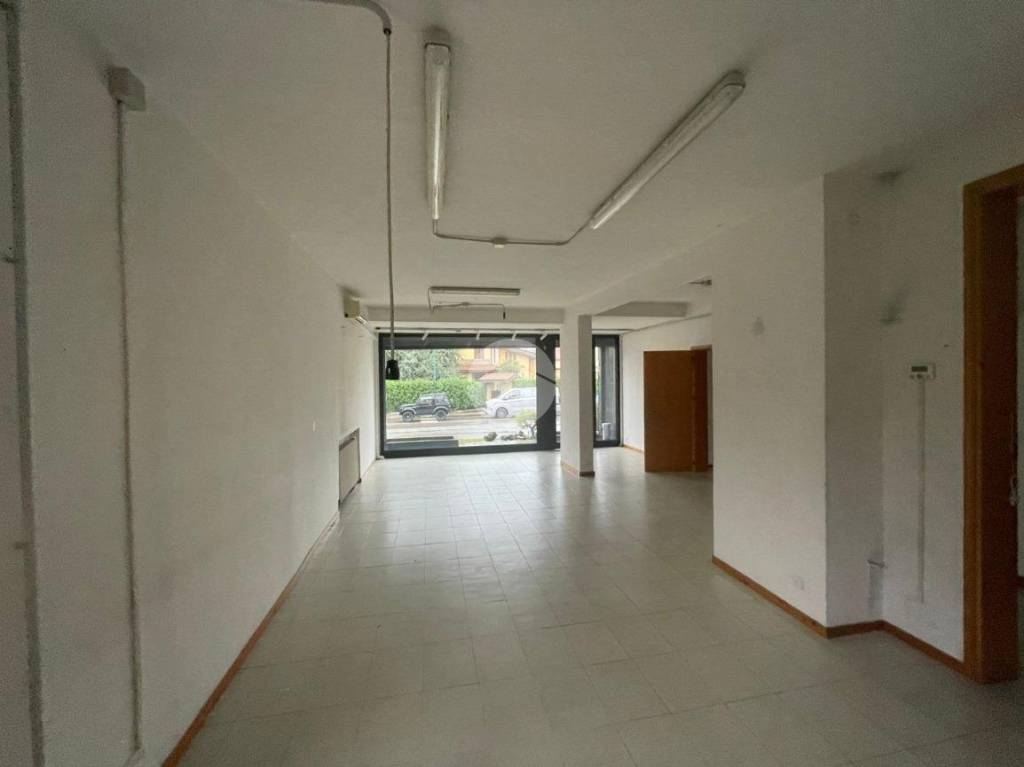 negozio in affitto a Scanzorosciate