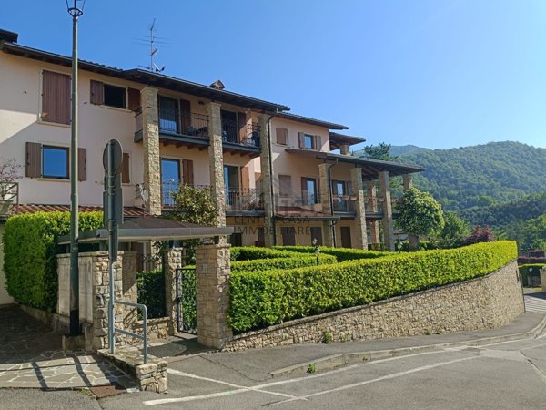 appartamento in affitto a Scanzorosciate in zona Gavarno