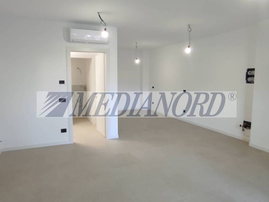 negozio in affitto a Scanzorosciate in zona Tribulina