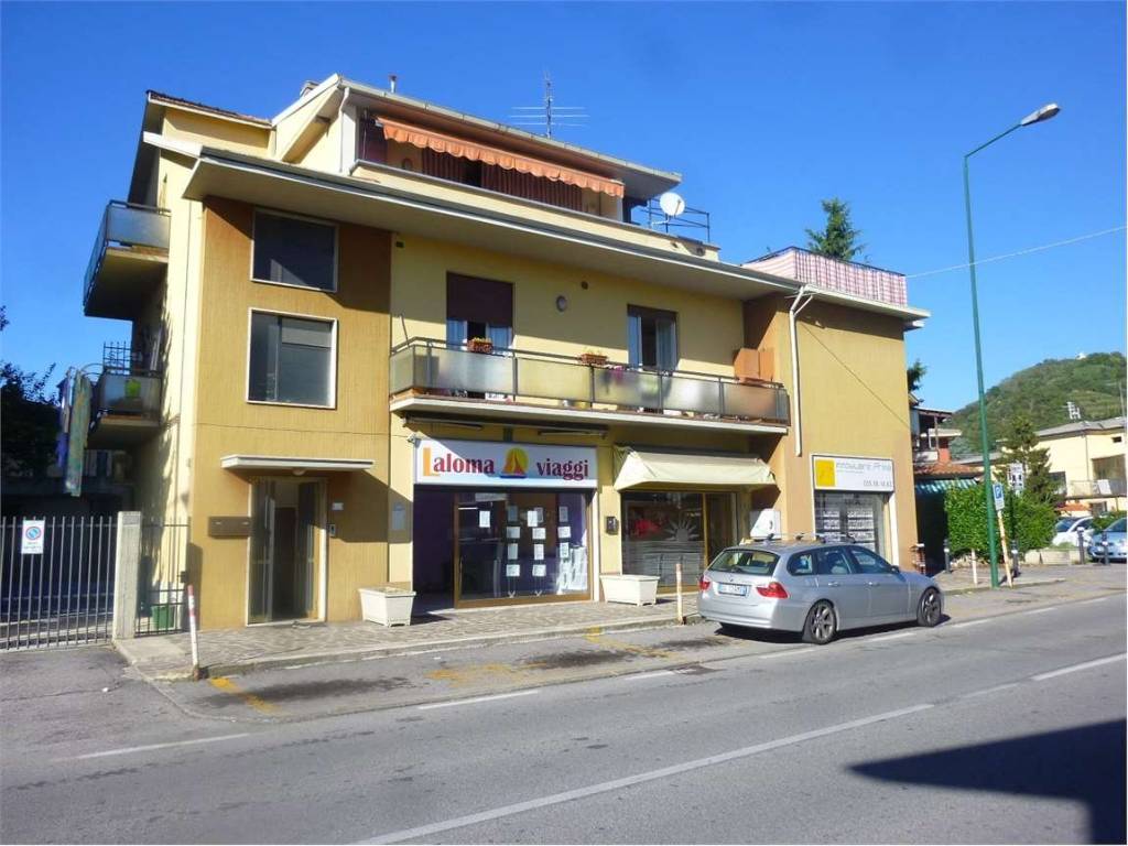 negozio in affitto a Scanzorosciate