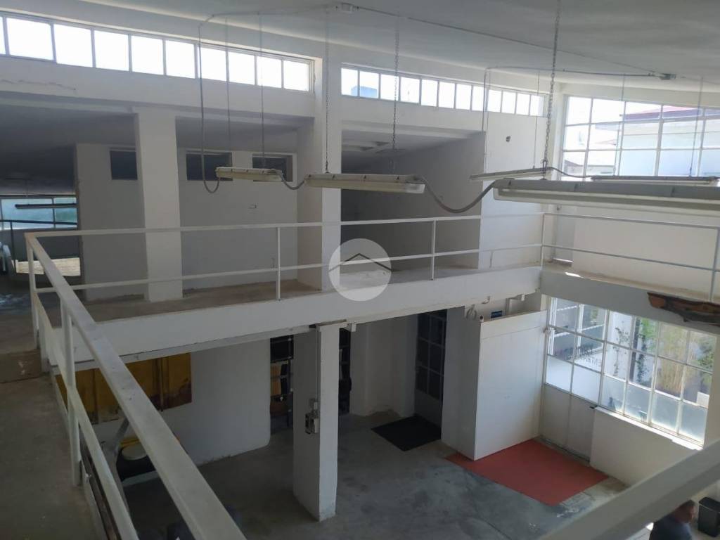 locale commerciale in affitto a Seriate