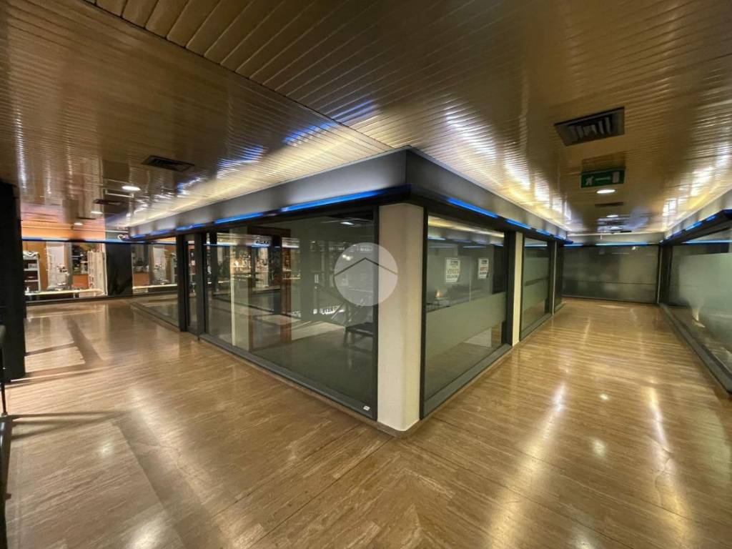 negozio in affitto a Seriate