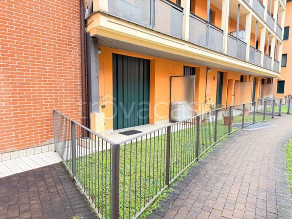 appartamento in affitto a Seriate in zona Comonte