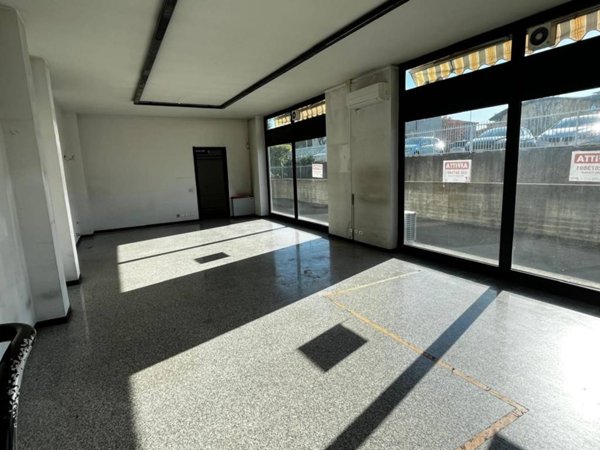 negozio in affitto a Seriate