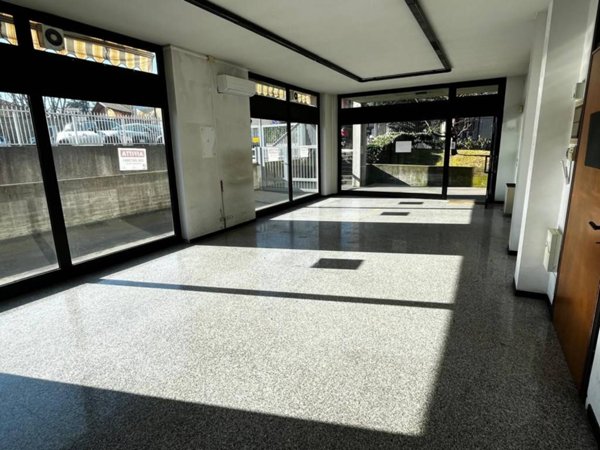negozio in affitto a Seriate in zona Paderno