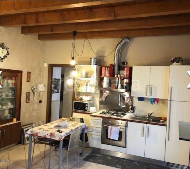 appartamento in affitto a Seriate in zona Paderno