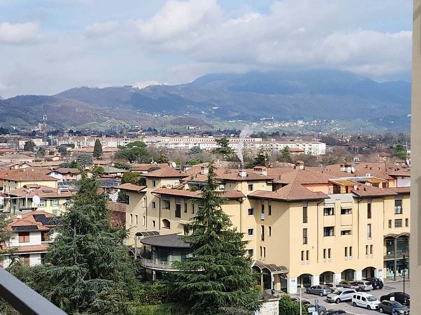 appartamento in affitto a Seriate in zona Paderno