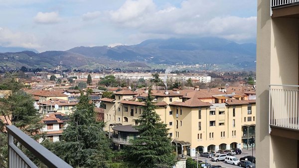 appartamento in affitto a Seriate in zona Paderno