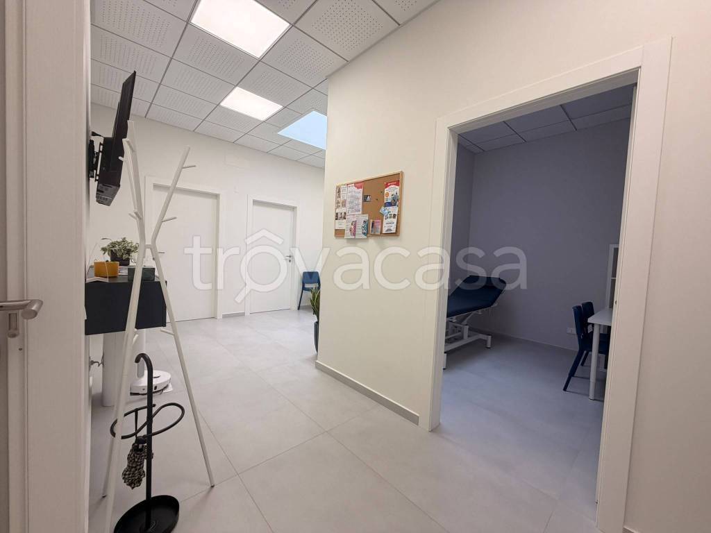 ufficio in affitto a Seriate in zona Comonte