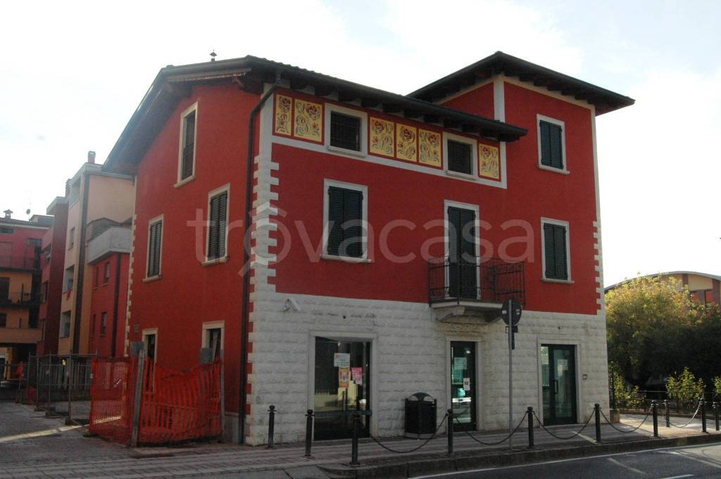 negozio in affitto a Sorisole in zona Petosino