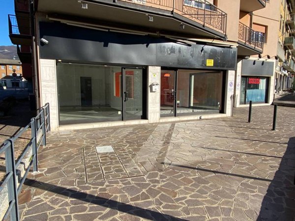 negozio in affitto a Sorisole in zona Petosino
