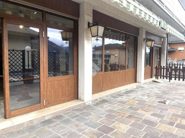 negozio in affitto a Sovere in zona Piazza