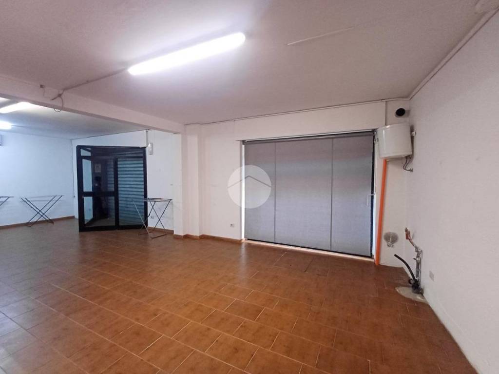 negozio in affitto a Spirano
