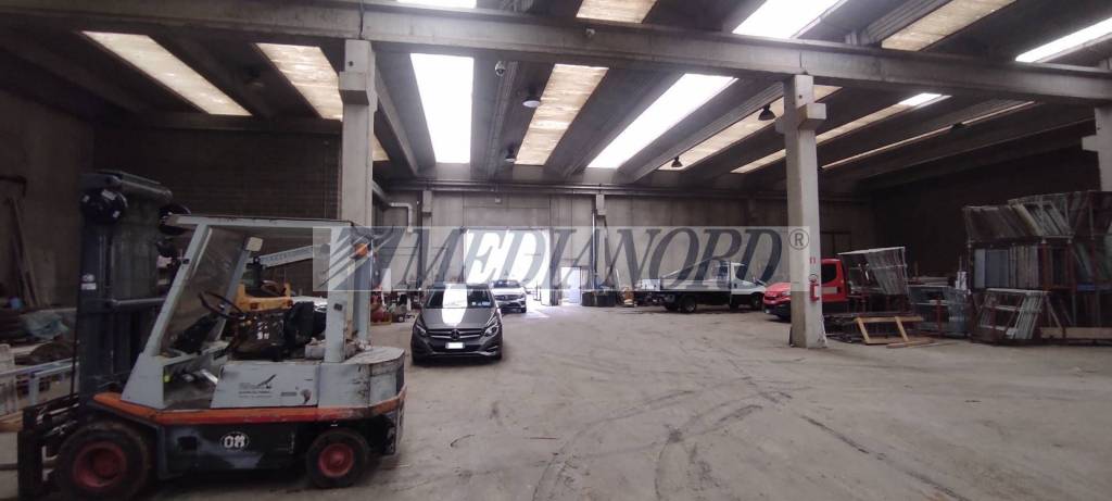 locale commerciale in affitto a Spirano