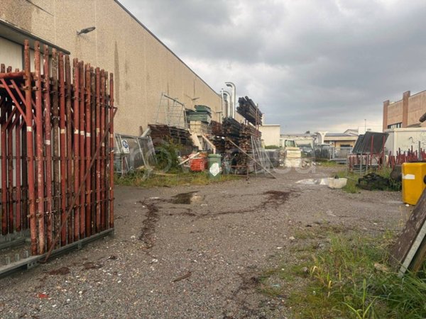 locale commerciale in affitto a Spirano