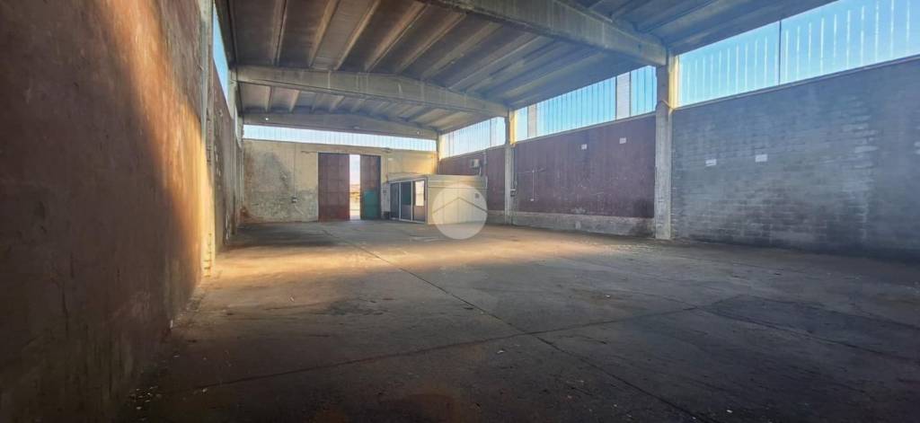 locale commerciale in affitto a Spirano