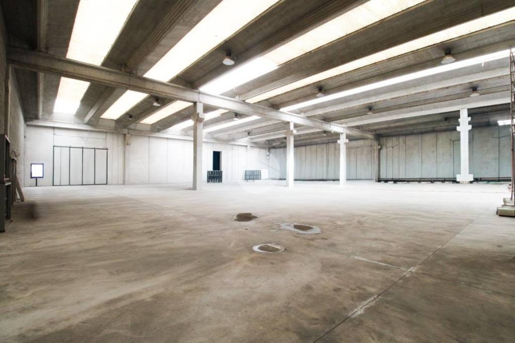 locale commerciale in affitto a Spirano