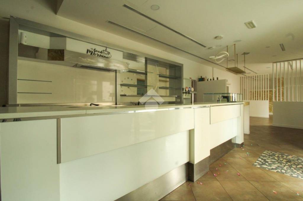 negozio in affitto a Stezzano