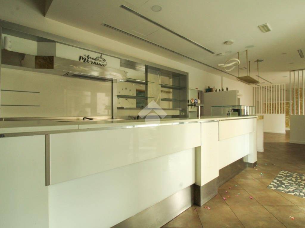 negozio in affitto a Stezzano