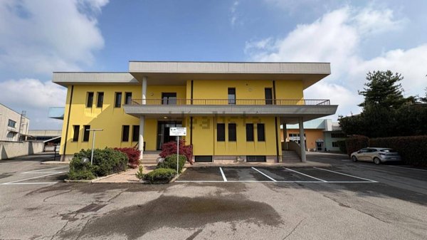 capannone in affitto a Stezzano