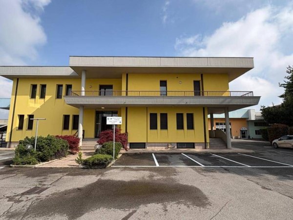 negozio in affitto a Stezzano