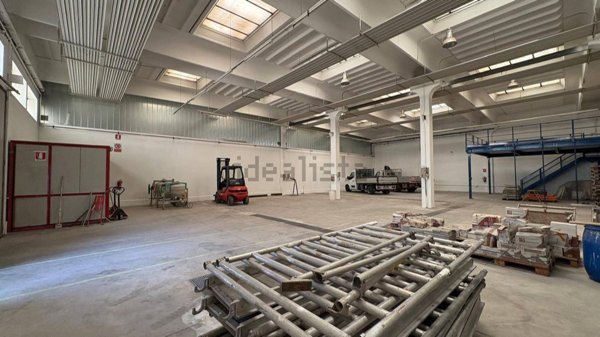 capannone in affitto a Stezzano