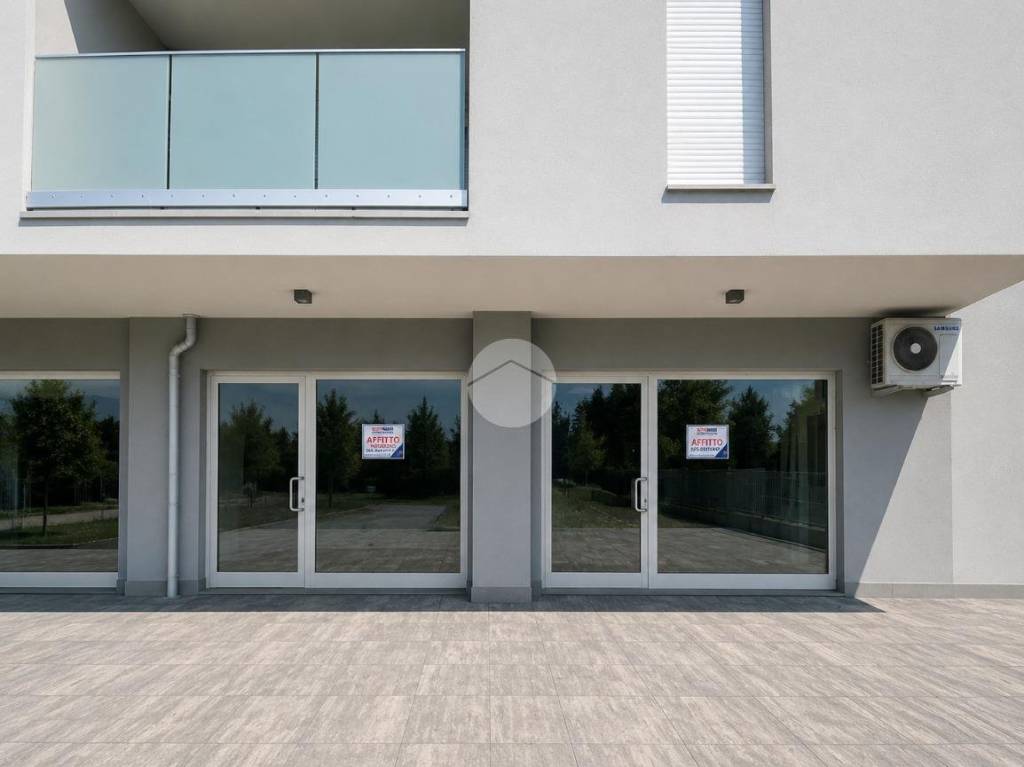 negozio in affitto a Stezzano