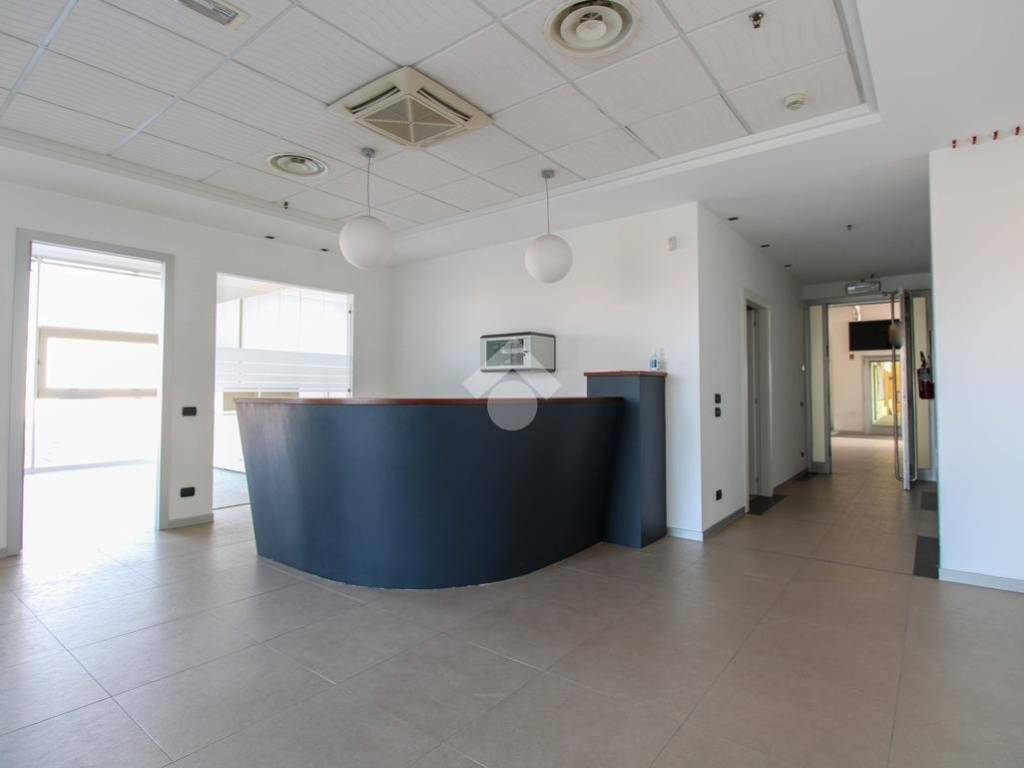 negozio in affitto a Suisio