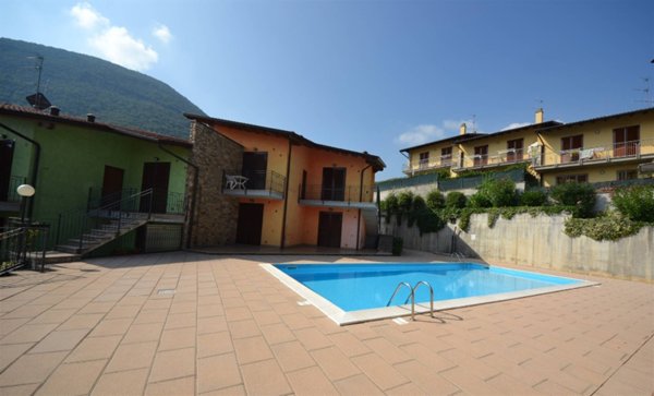appartamento in affitto a Tavernola Bergamasca in zona Cambianica